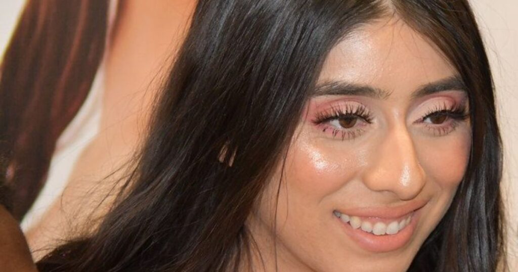 Violet Myers Net Worth